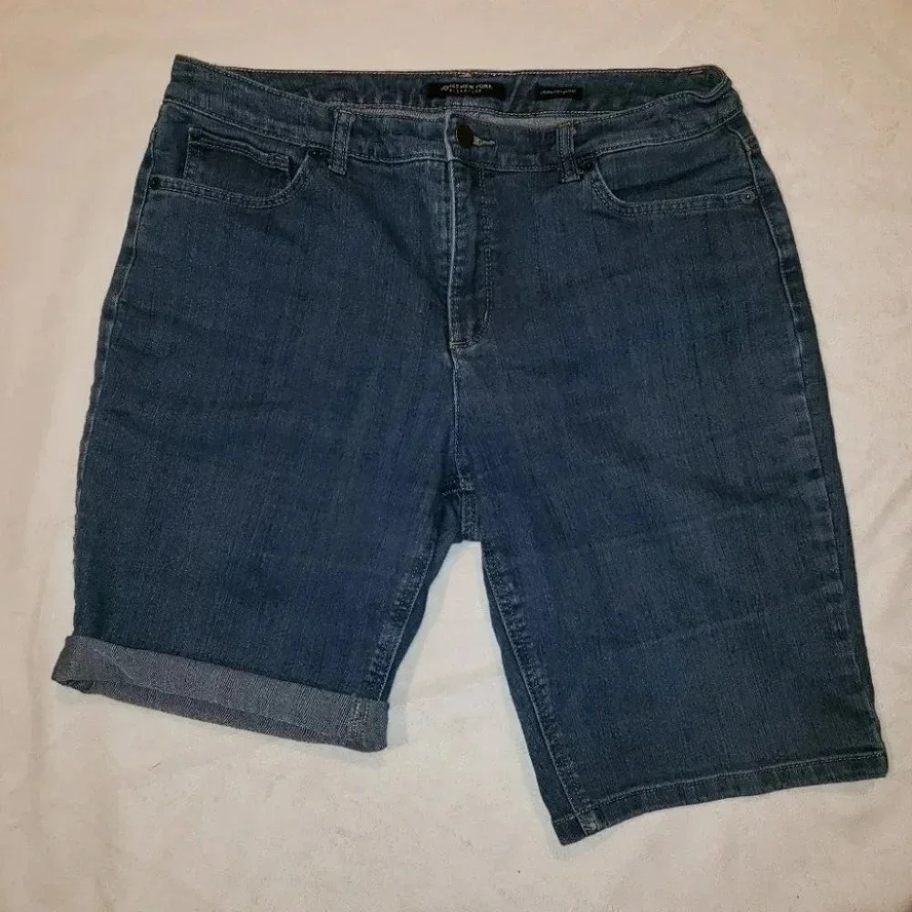 Jones New York Shorts 12 Blue Lexington Slim Fit Bermuda Denim Stretch Cuffed